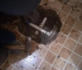 张家港卫生间漏水维修公司为您分享下卫生间渗水如何处理及注意事项
